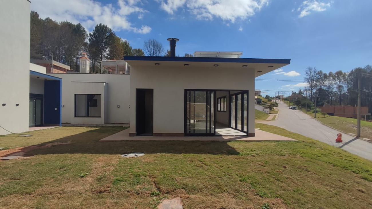 c3a71be2-606c-4f28-a92c-fffe226a147f